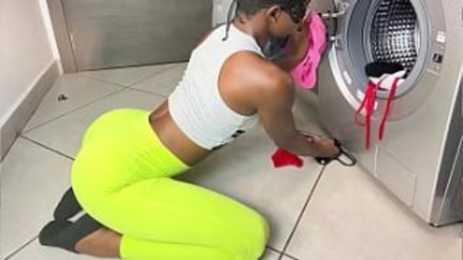 Daisy Melanin Get Fuck When Stuck In Washing Machine