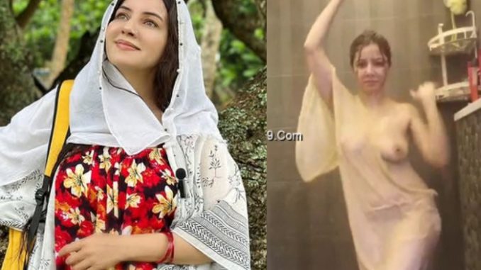 Nude Video Of Pakistani Singer "Rabi Pirzada" Naked In The Bathroom As She Teases While The Shower Wets Her Gown