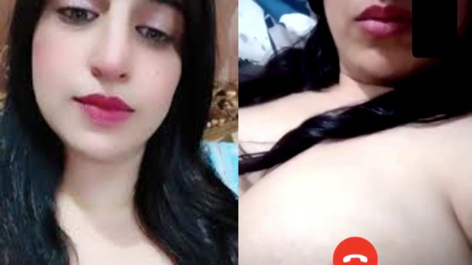 Nude Video Of Popular Pakistani Tiktoker "Nimra (itsnimra295)" Showing Off Her Boobs And Nipples Leaked